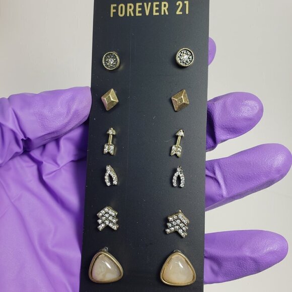 2/$30 Forever 21 Set of 6 Design Gold-tone Crystal Stud Earrings, Women Jewelry - Picture 7 of 8